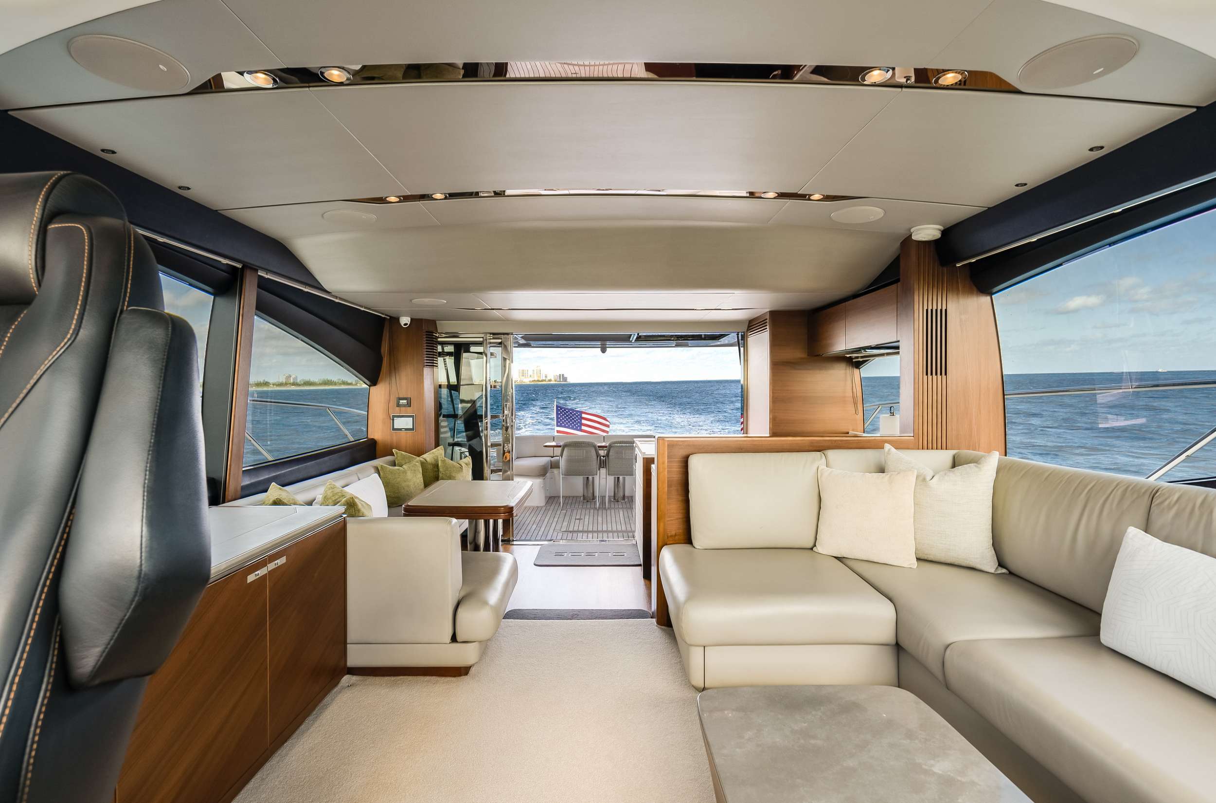 Luxury Crewed Motor Yacht GLEDE photo 7