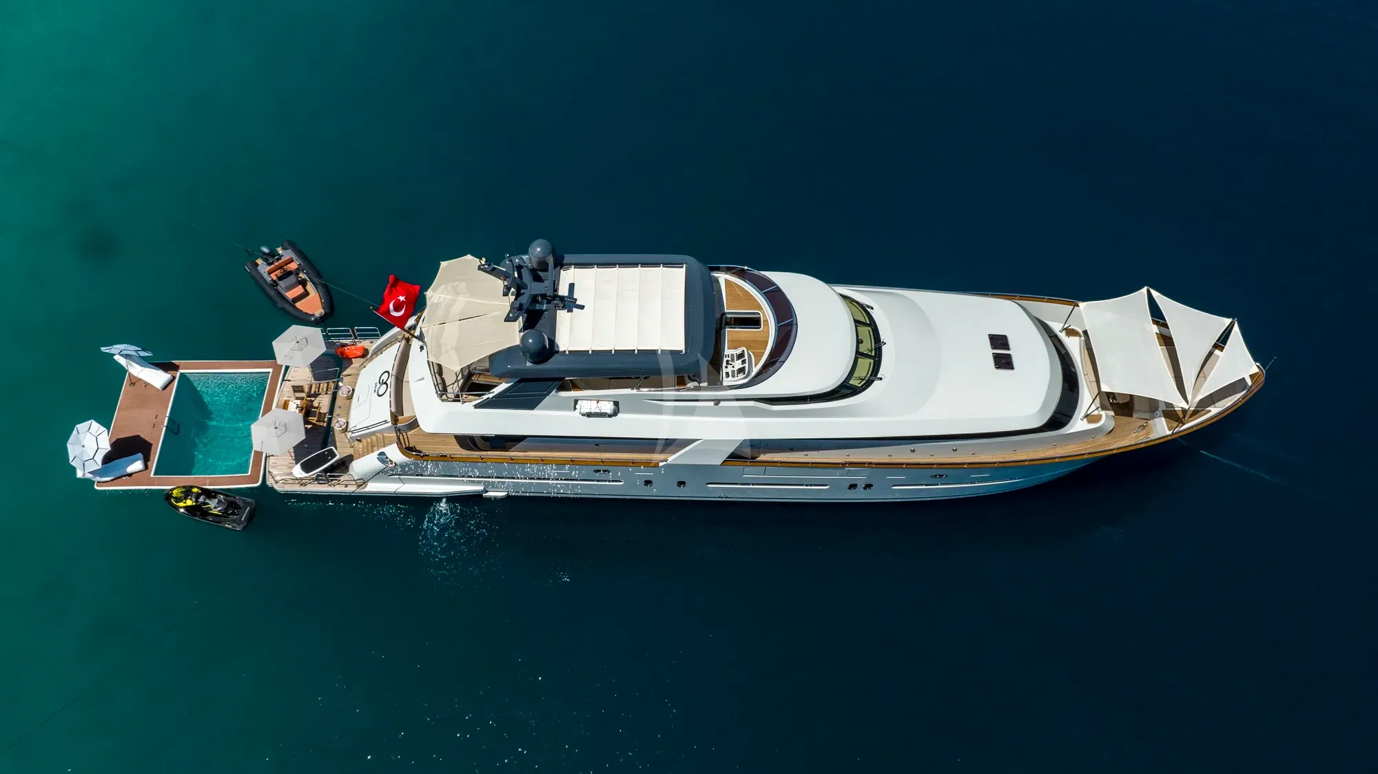 Luxury Crewed Motor Yacht GO photo 7