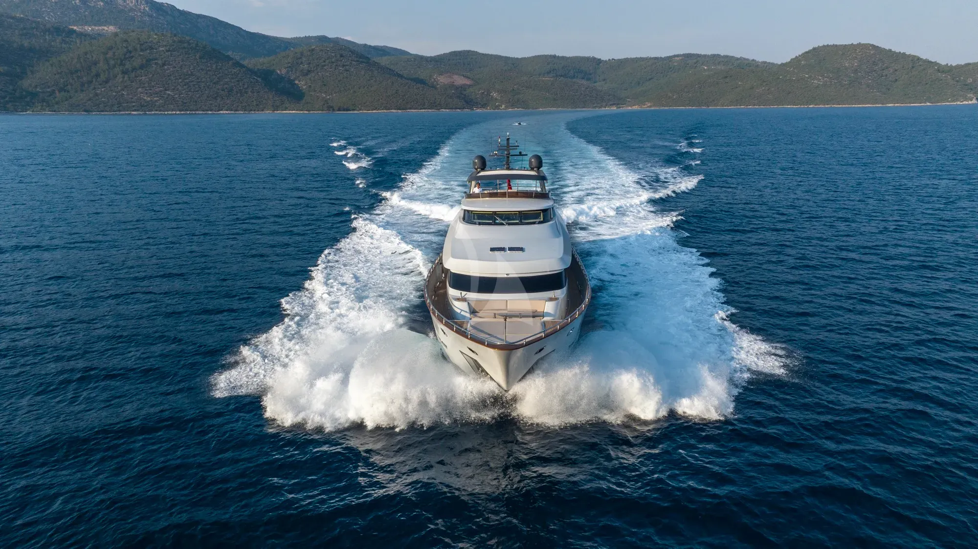 Luxury Crewed Motor Yacht GO photo 8