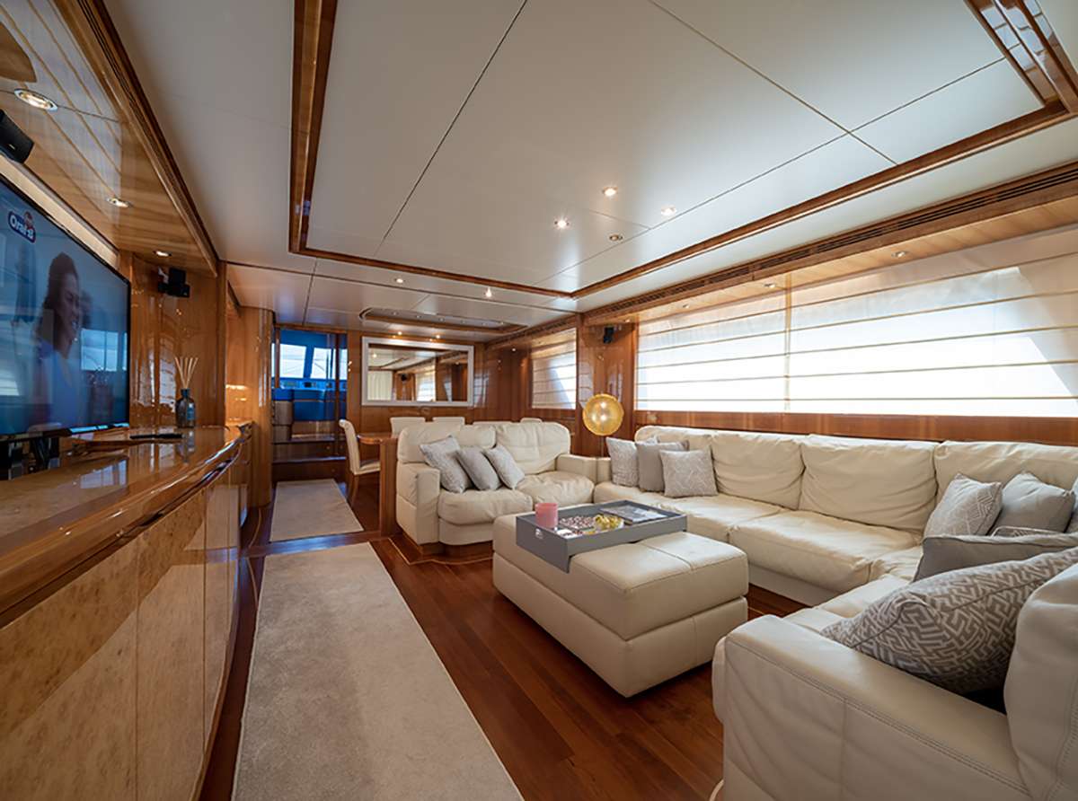 Luxury Crewed Motor Yacht GOLDEN EAGLE photo 4
