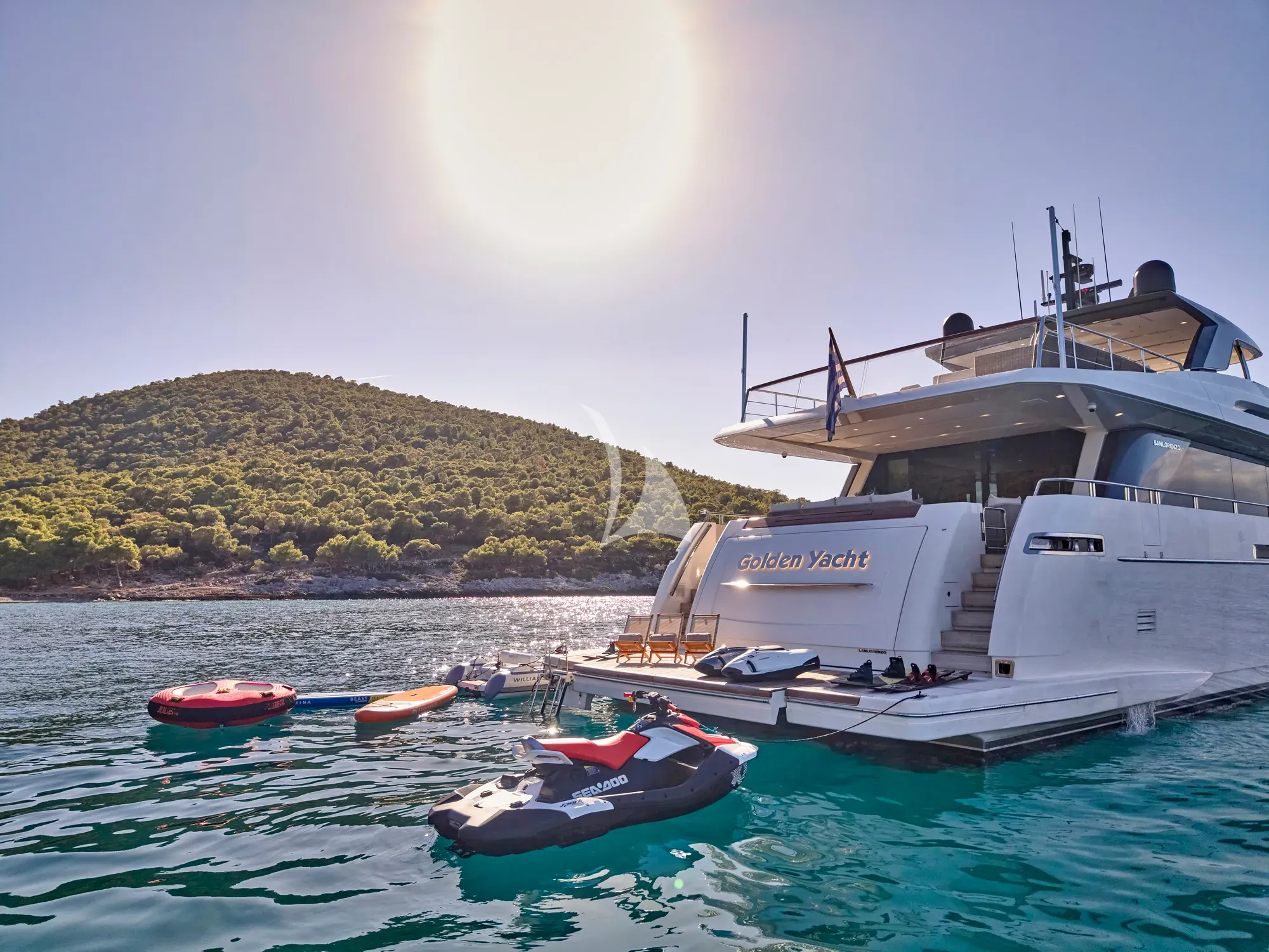 Luxury Crewed Motor Yacht GOLDEN YACHT photo 5