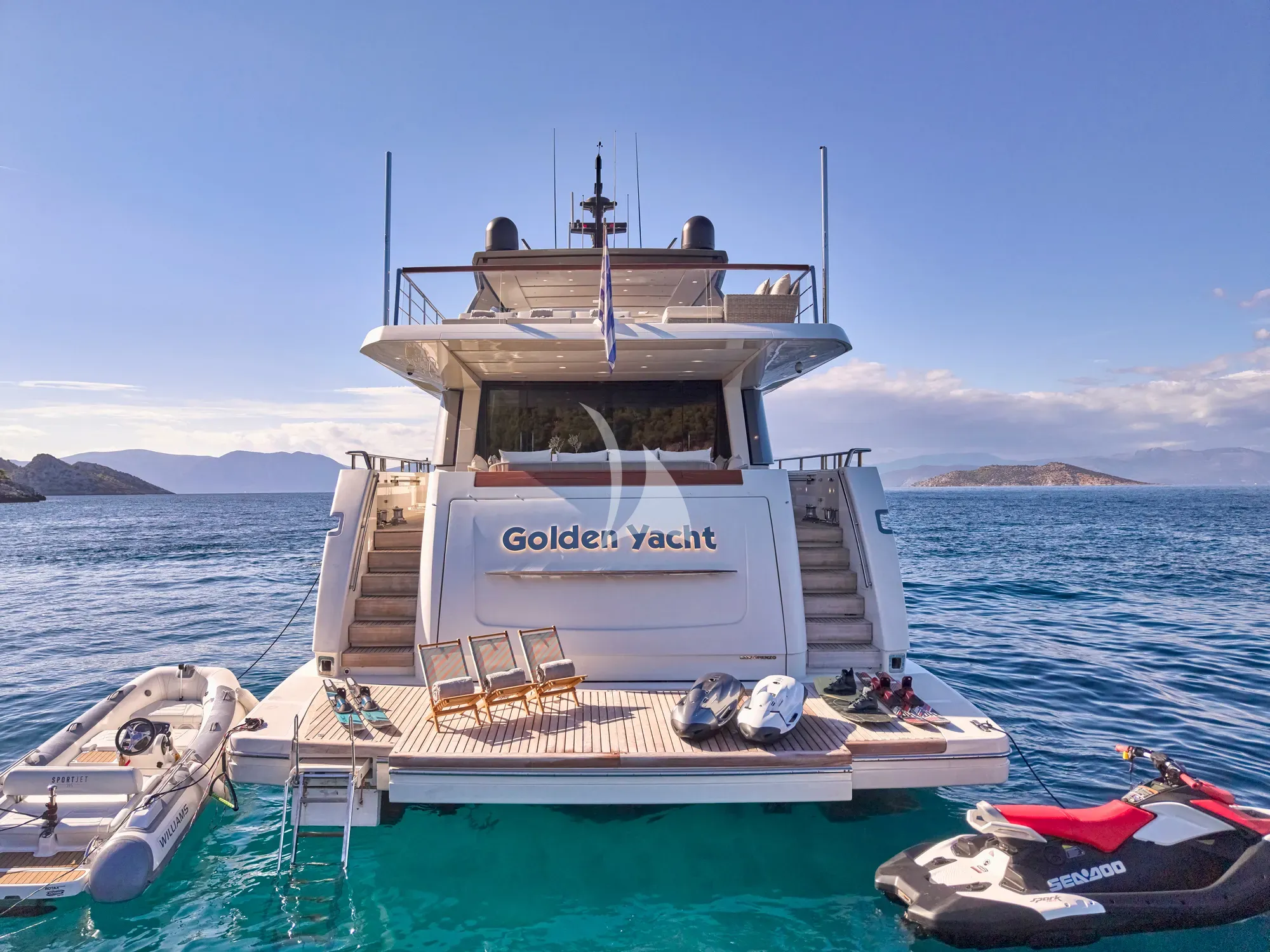 Luxury Crewed Motor Yacht GOLDEN YACHT photo 6