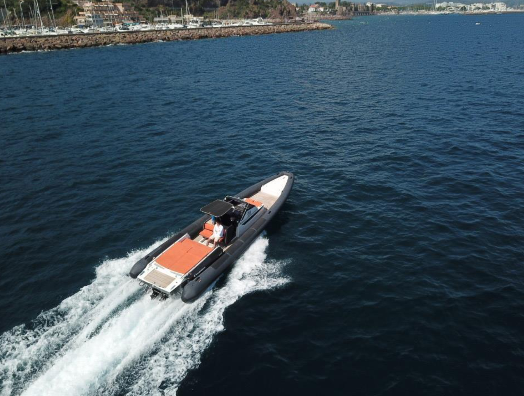 Luxury Motor Yacht Goldfish 38 Super Sport photo 6