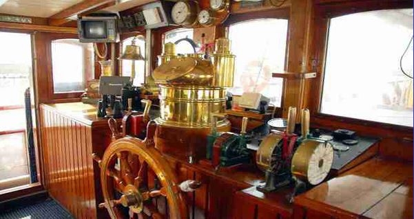 Crewed Motor Yacht Goleta Escocesa photo 4