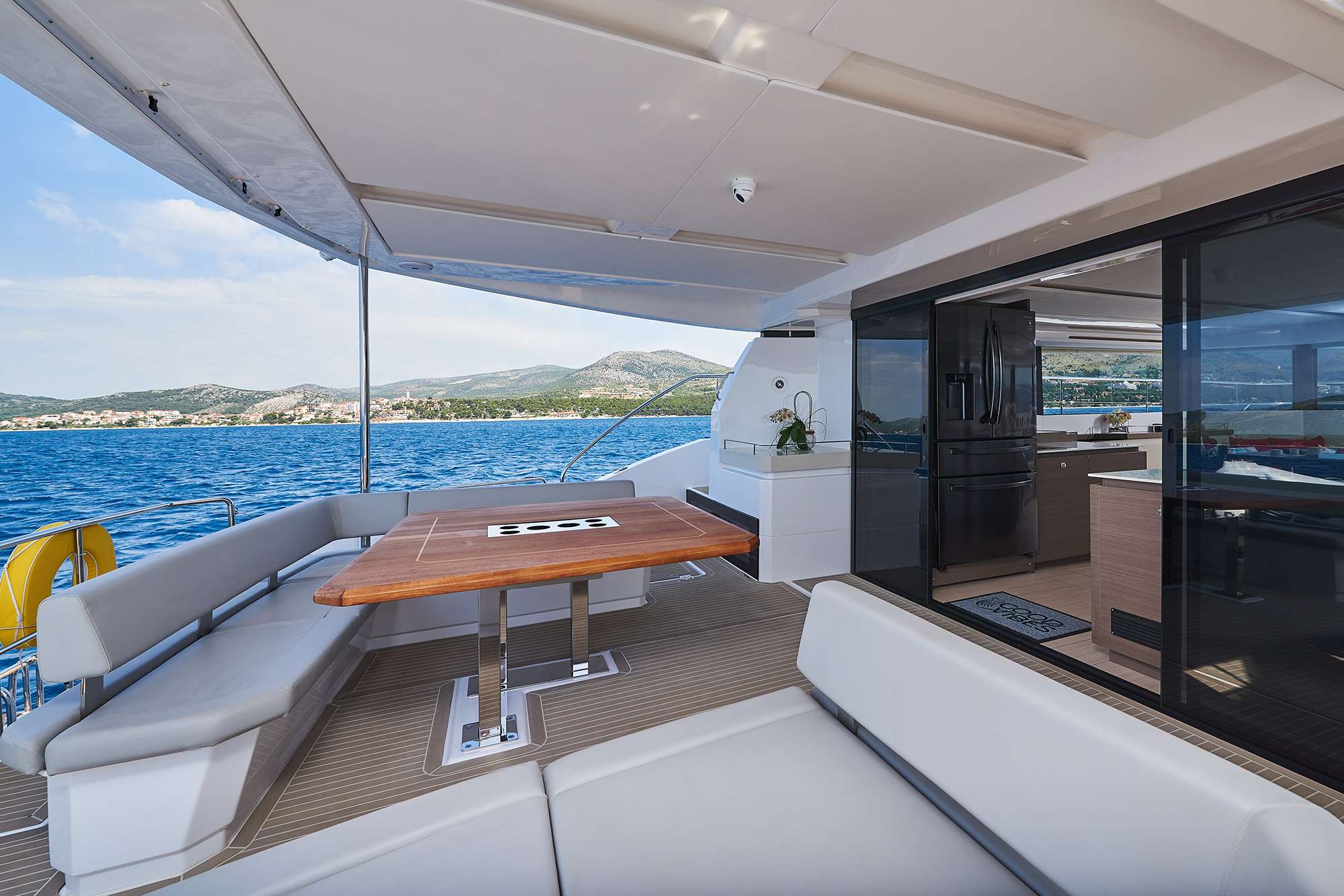 Crewed Catamaran GOOD VIBES photo 5