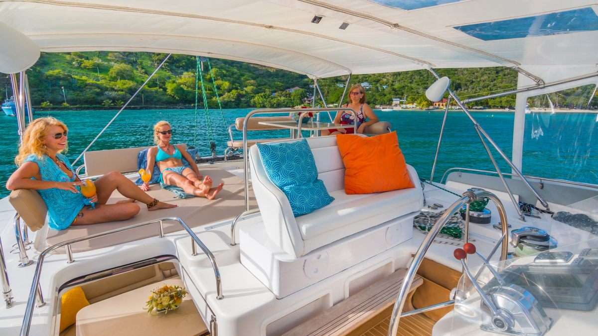 Crewed Catamaran GOOD VIBRATIONS photo 8