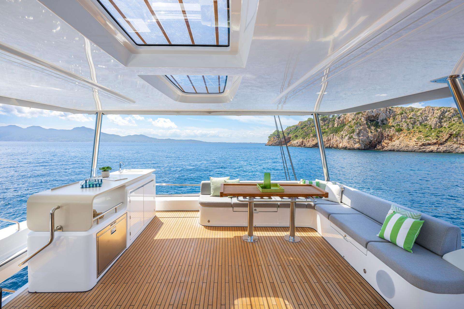 Luxury Crewed Motor Yacht GRACE 60 photo 4