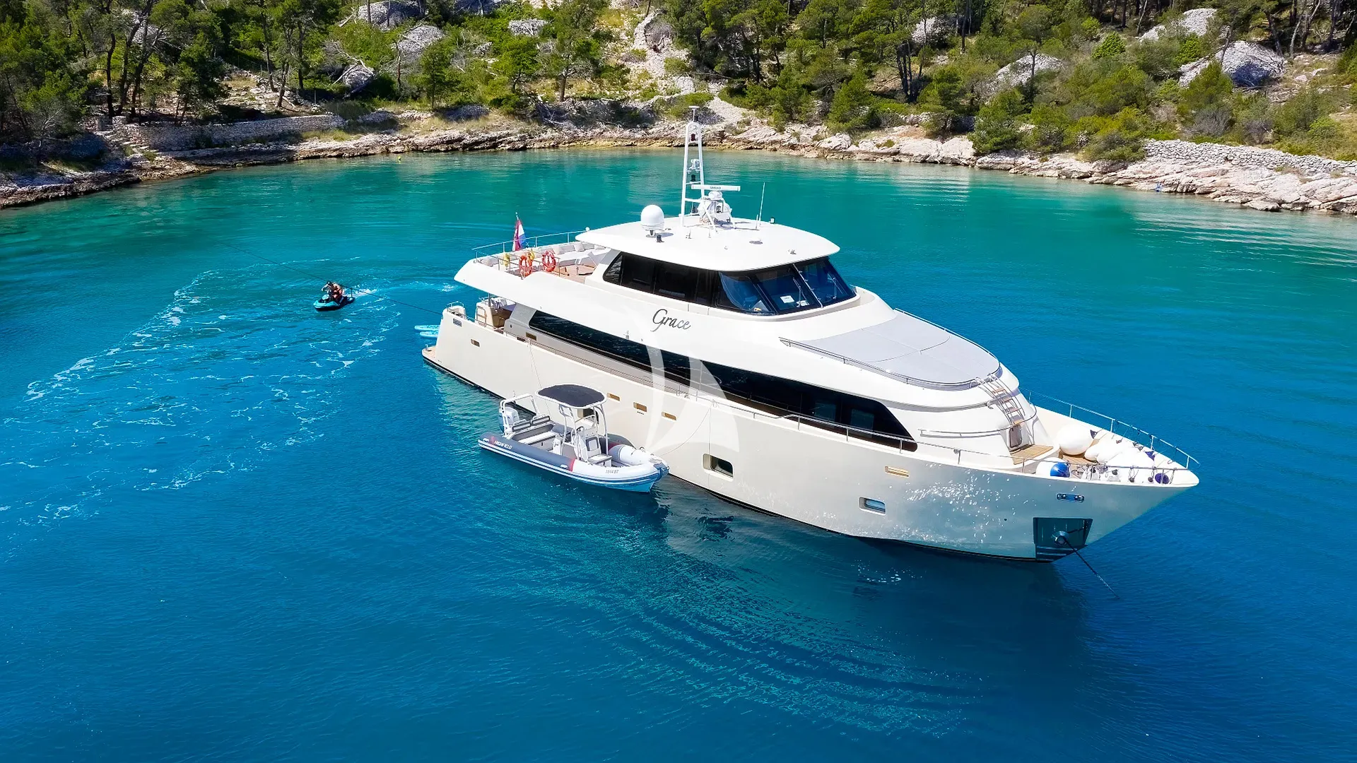 Crewed Motor Yacht GRACE photo 7