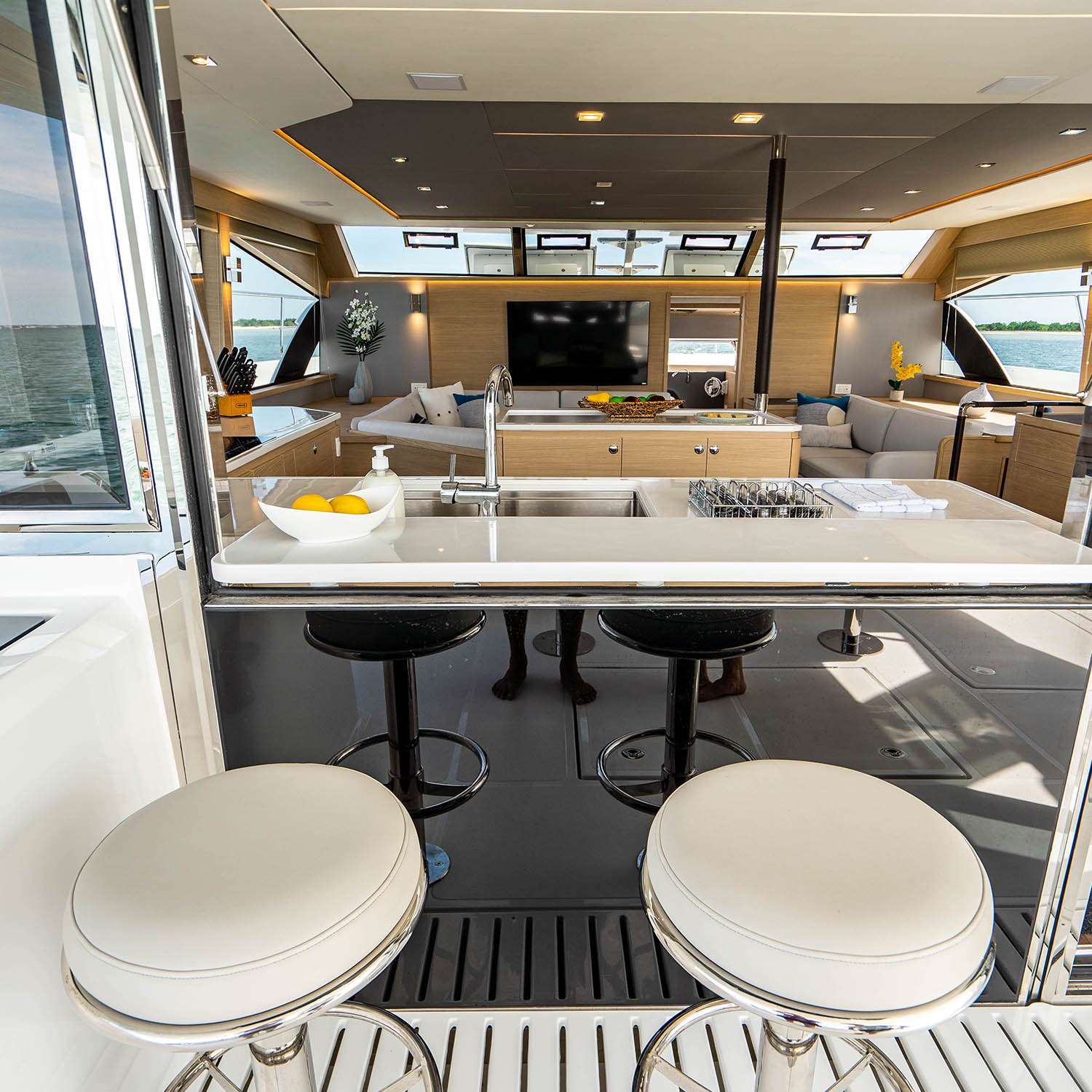 Power Catamaran GRACE photo 8