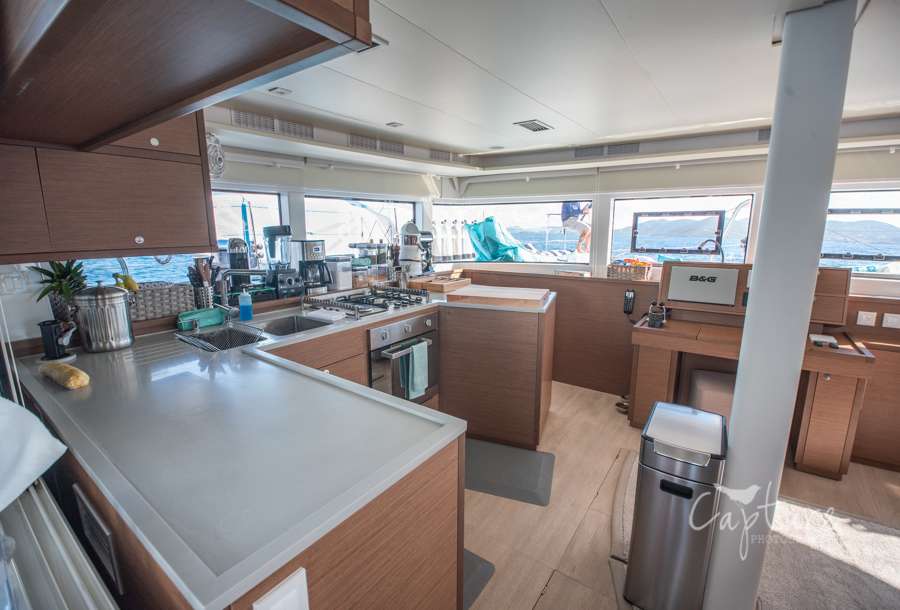 Crewed Catamaran GRACE photo 8