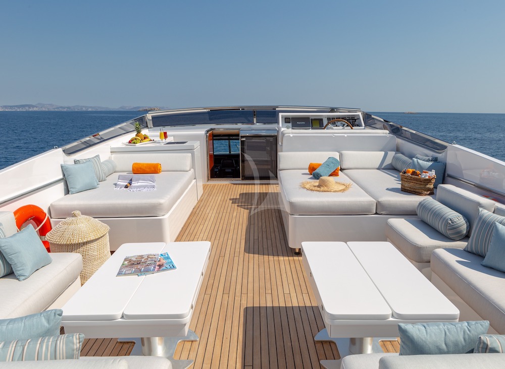 Luxury Crewed Motor Yacht GRACE photo 5