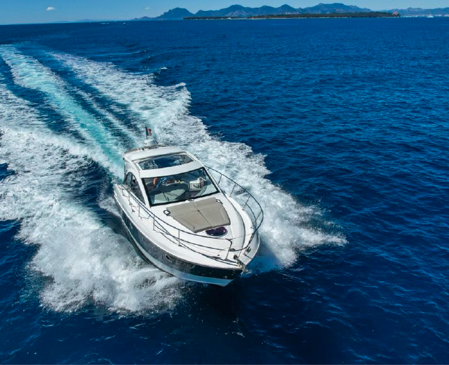 Crewed Motor Yacht Gran Turismo 38 photo 4