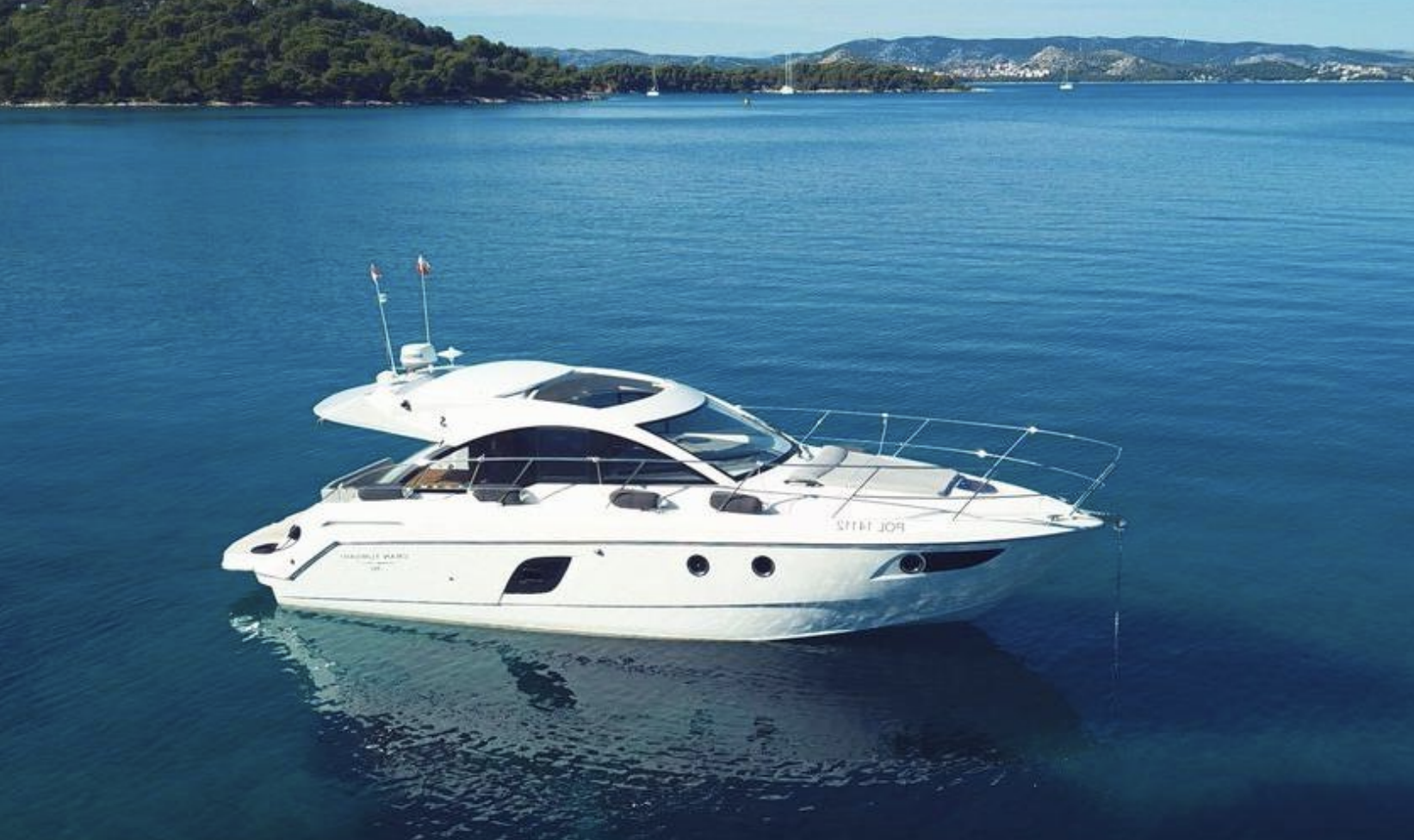 Crewed Motor Yacht Gran Turismo 38 White