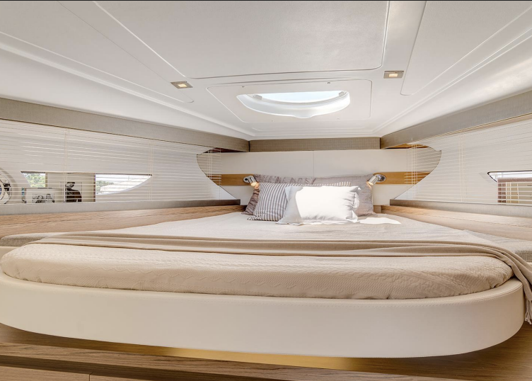 Crewed Motor Yacht Gran Turismo 38 White photo 7