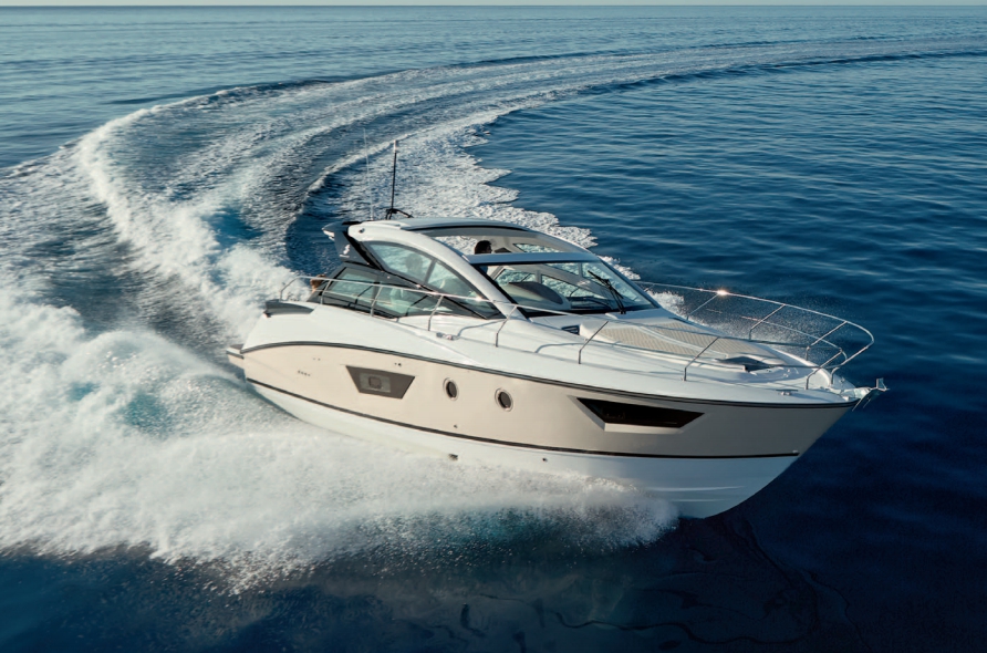 Luxury Crewed Motor Yacht Gran Turismo 40