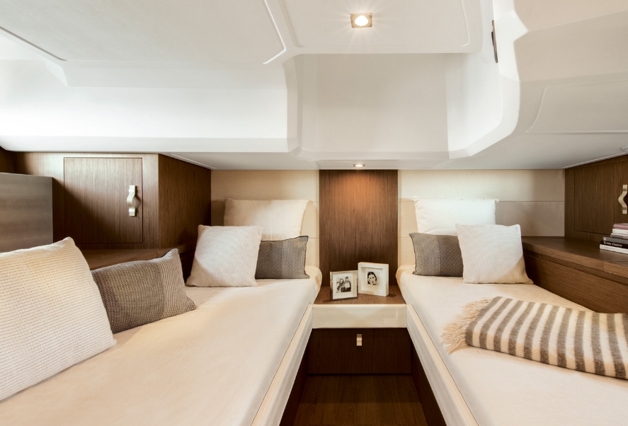 Luxury Crewed Motor Yacht Gran Turismo 40 photo 5