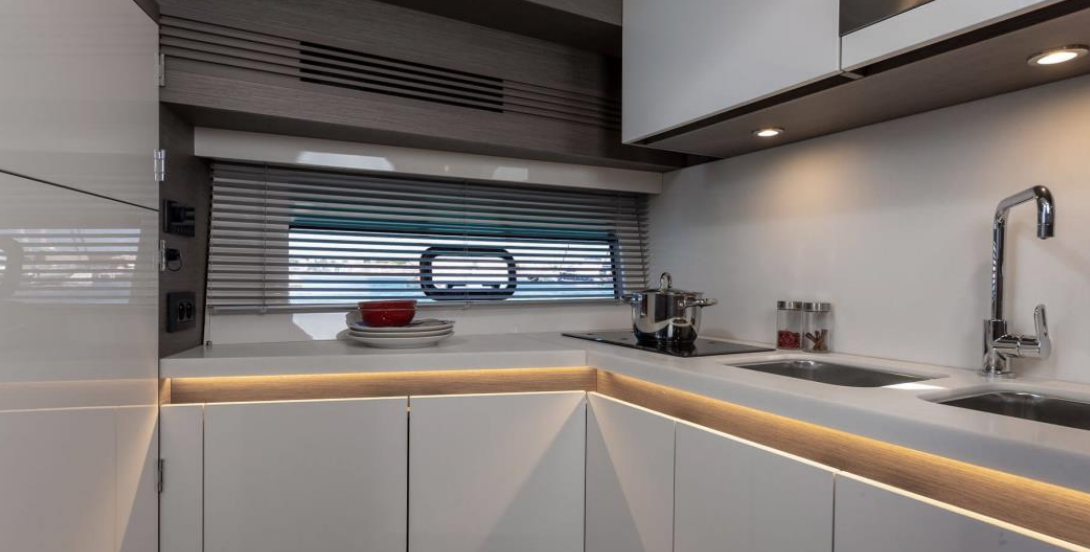 Crewed Motor Yacht Gran Turismo 45 photo 7