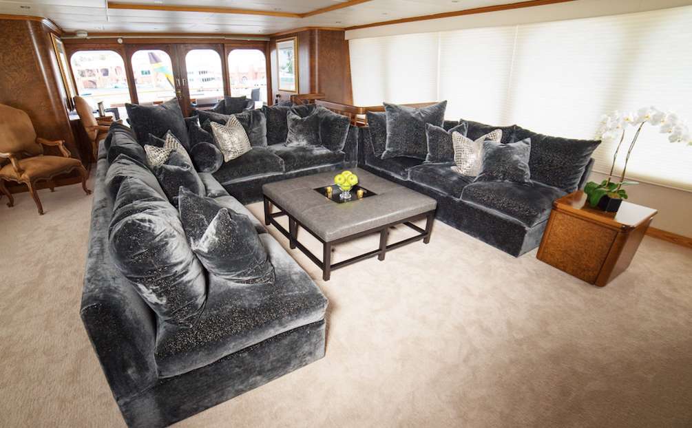 Luxury Crewed Motor Yacht GRAND ILLUSION photo 8