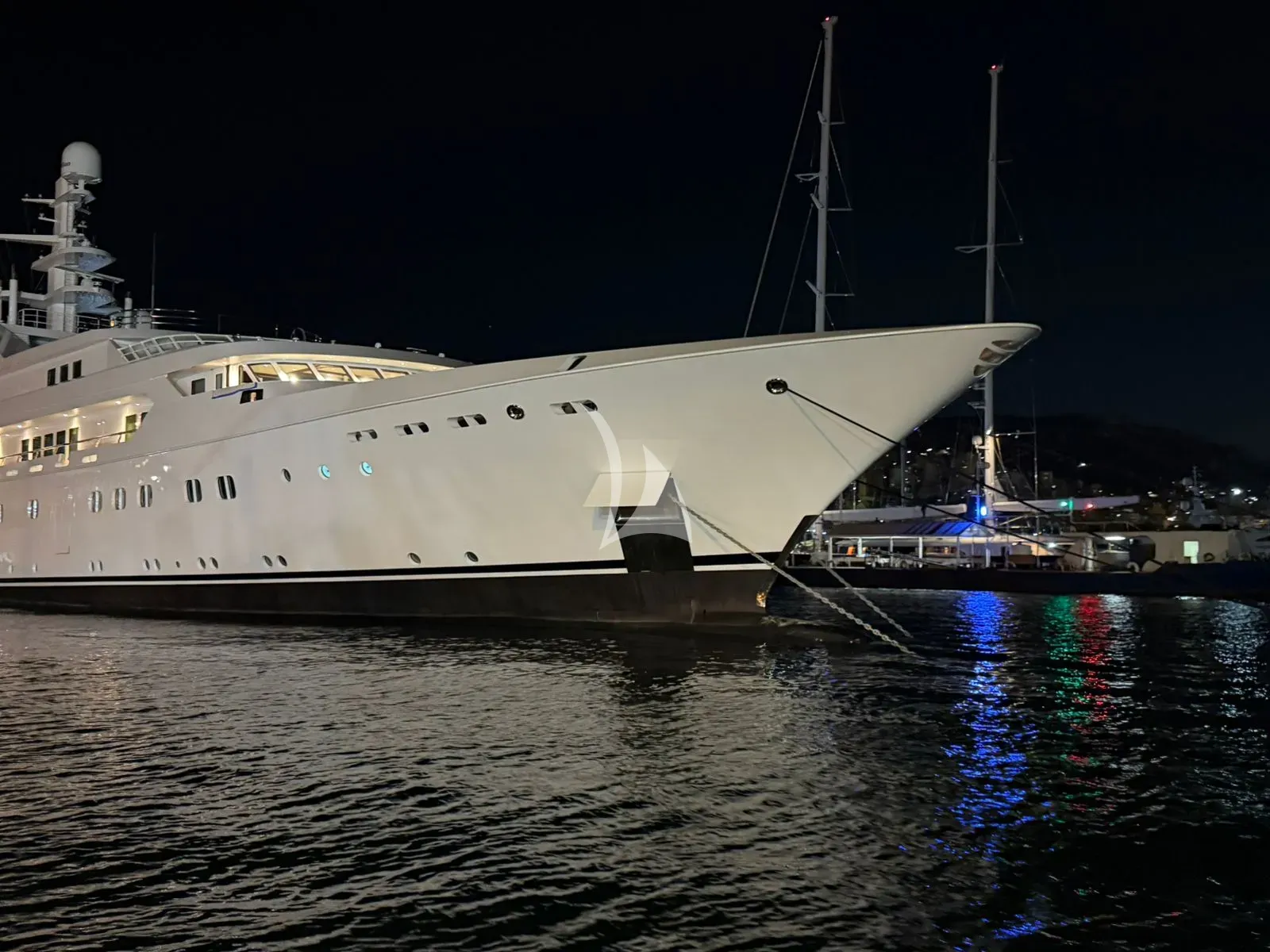 Luxury Crewed Motor Yacht GRAND OCEAN photo 3