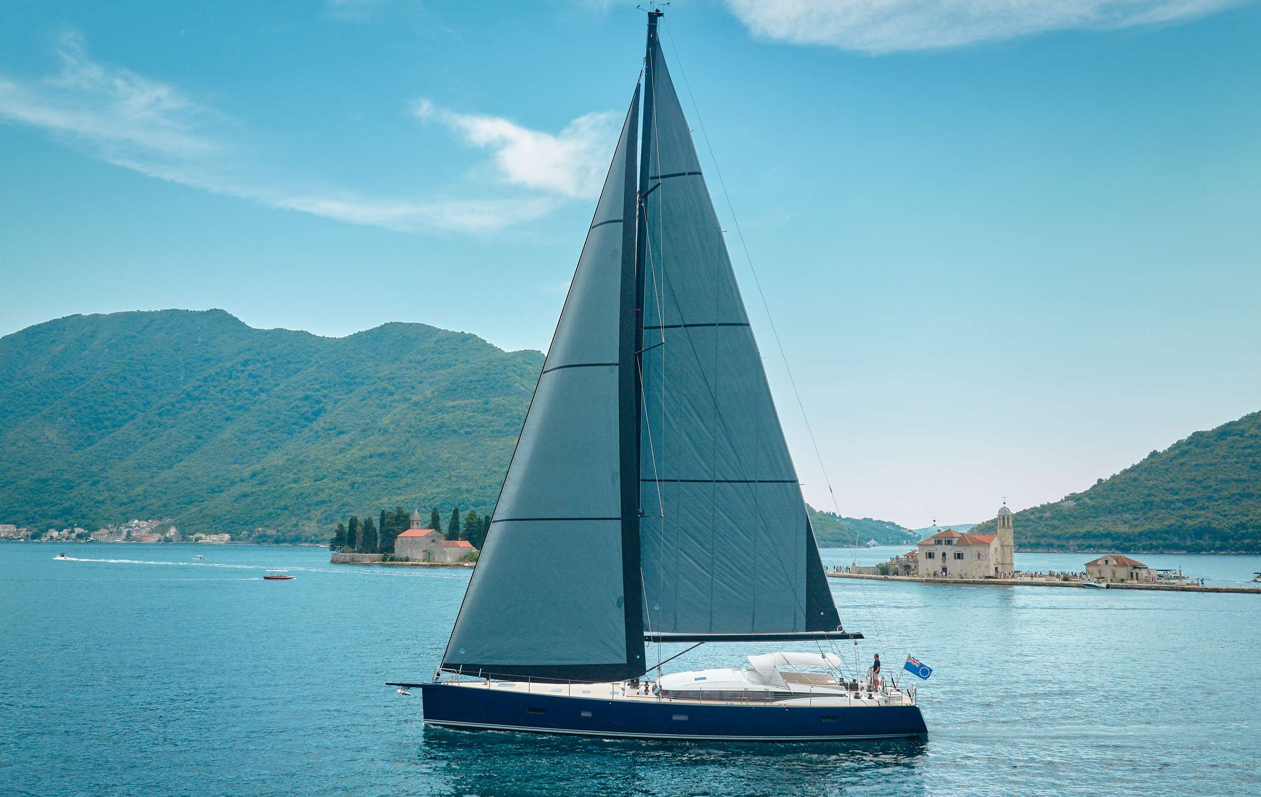 Crewed Sailing Yacht GRATEFUL