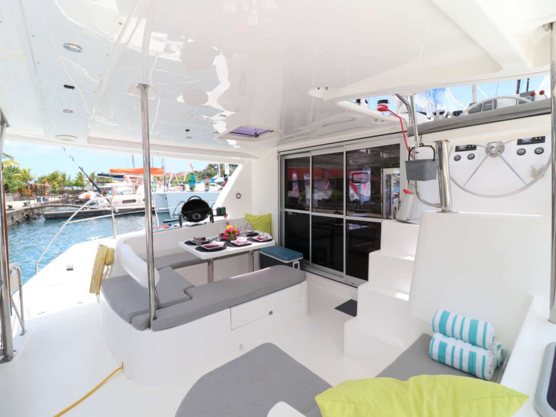 Crewed Catamaran GROOVY photo 7