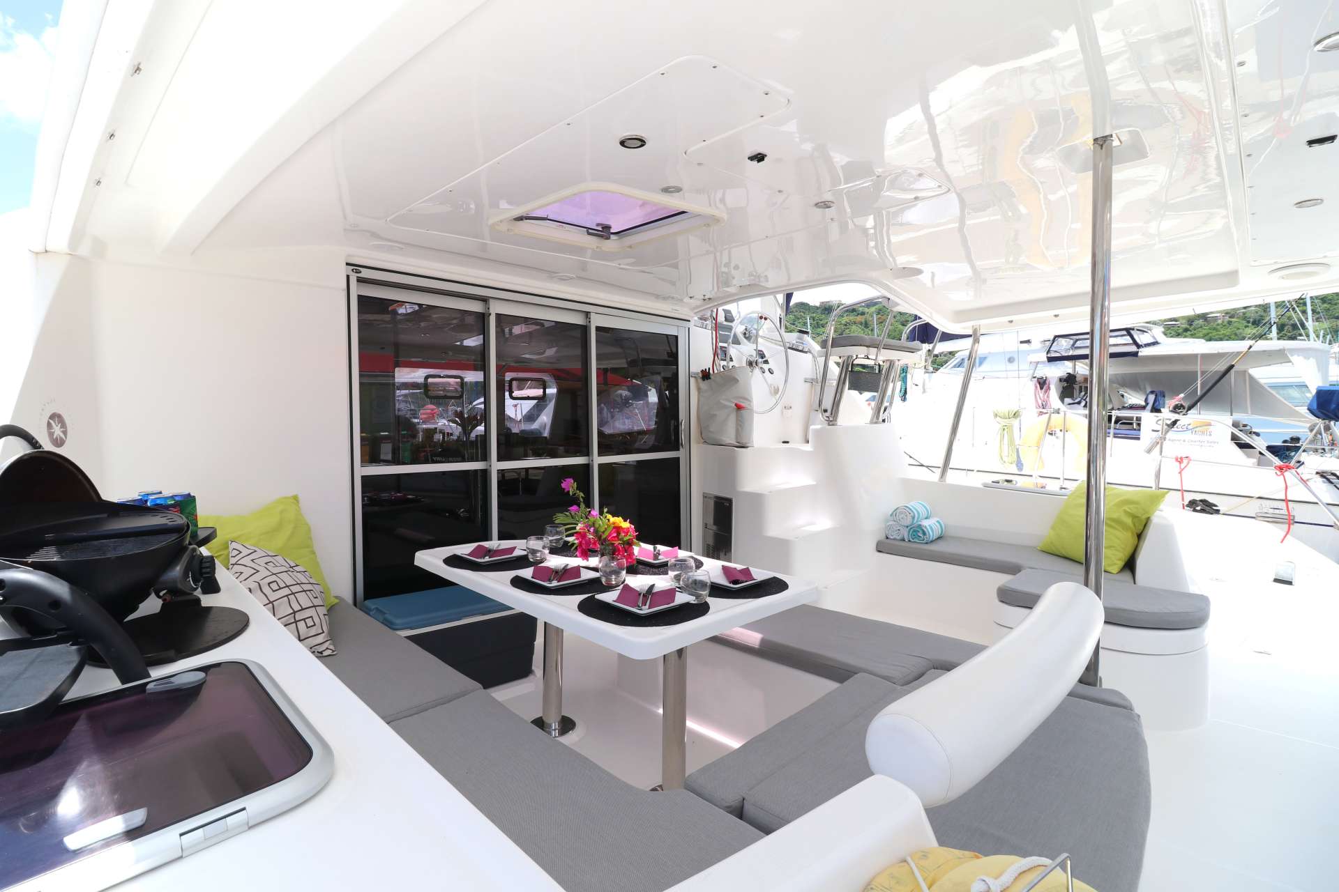 Crewed Catamaran GROOVY photo 8