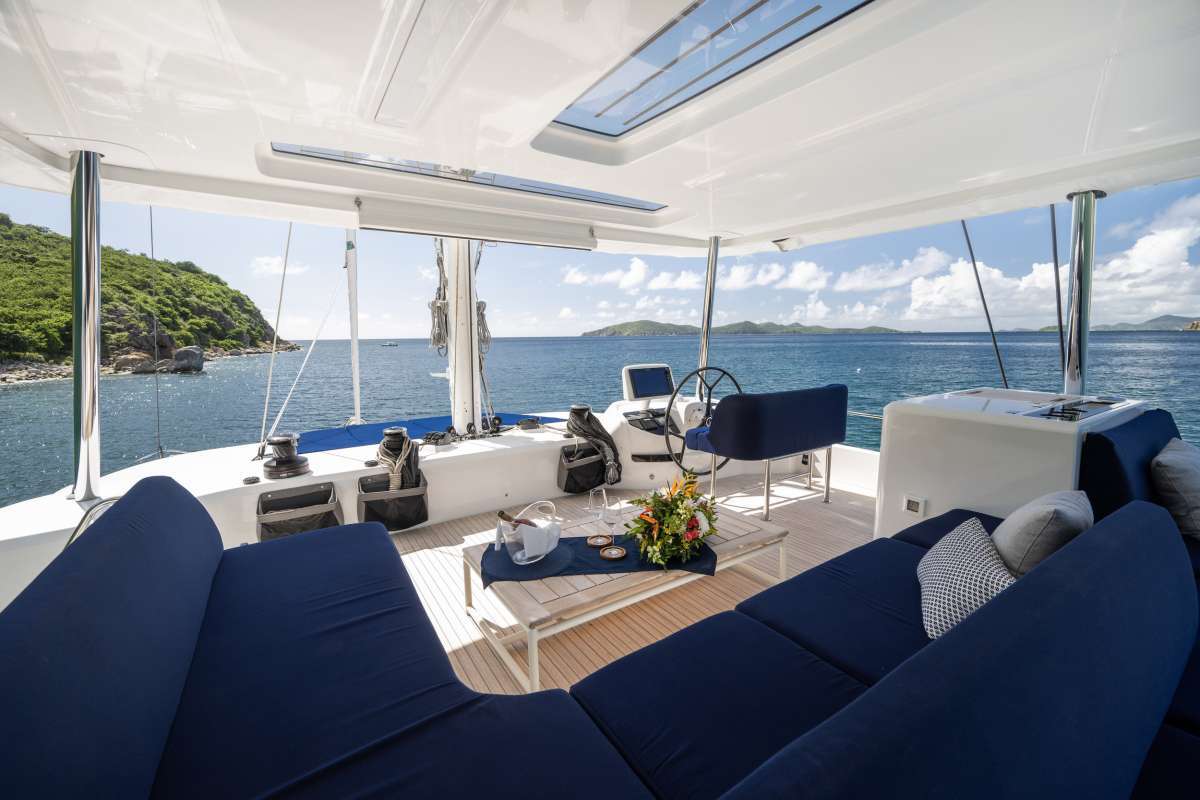 Luxury Crewed Catamaran GULLWING photo 7