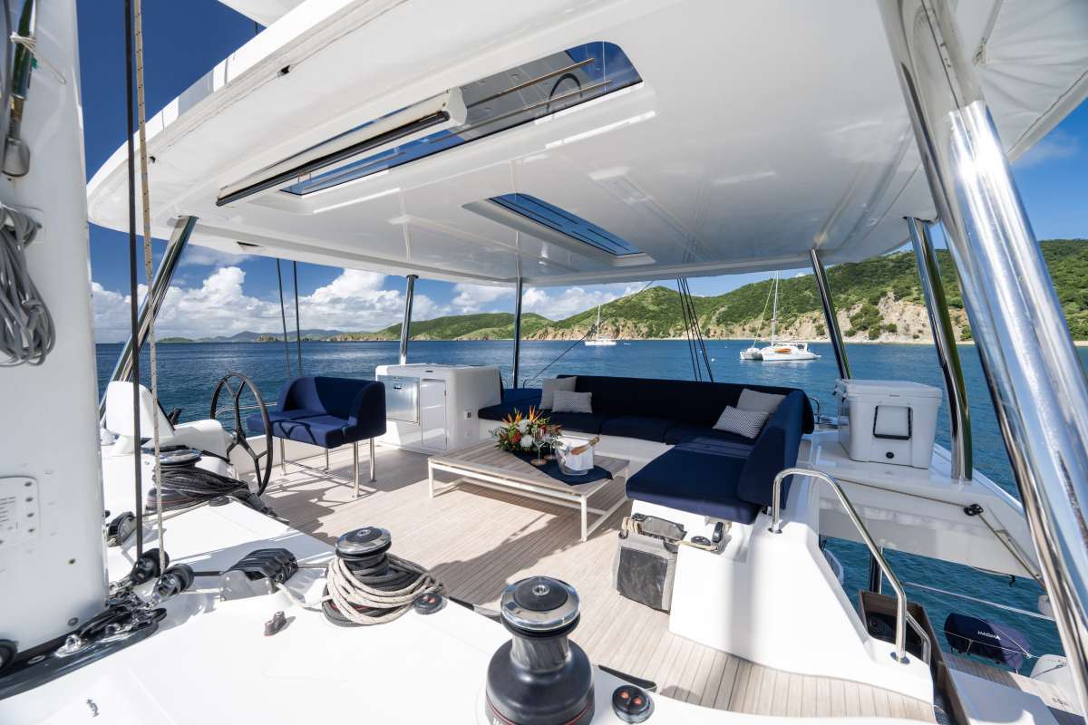 Luxury Crewed Catamaran GULLWING photo 8