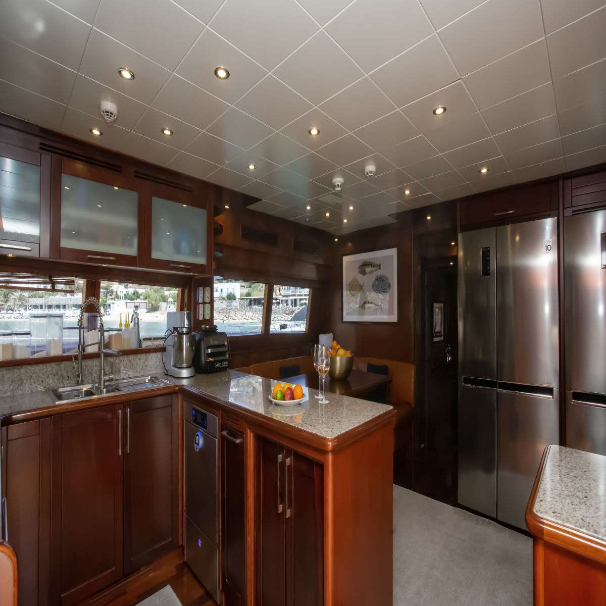 Luxury Crewed Motor Yacht HAG photo 5