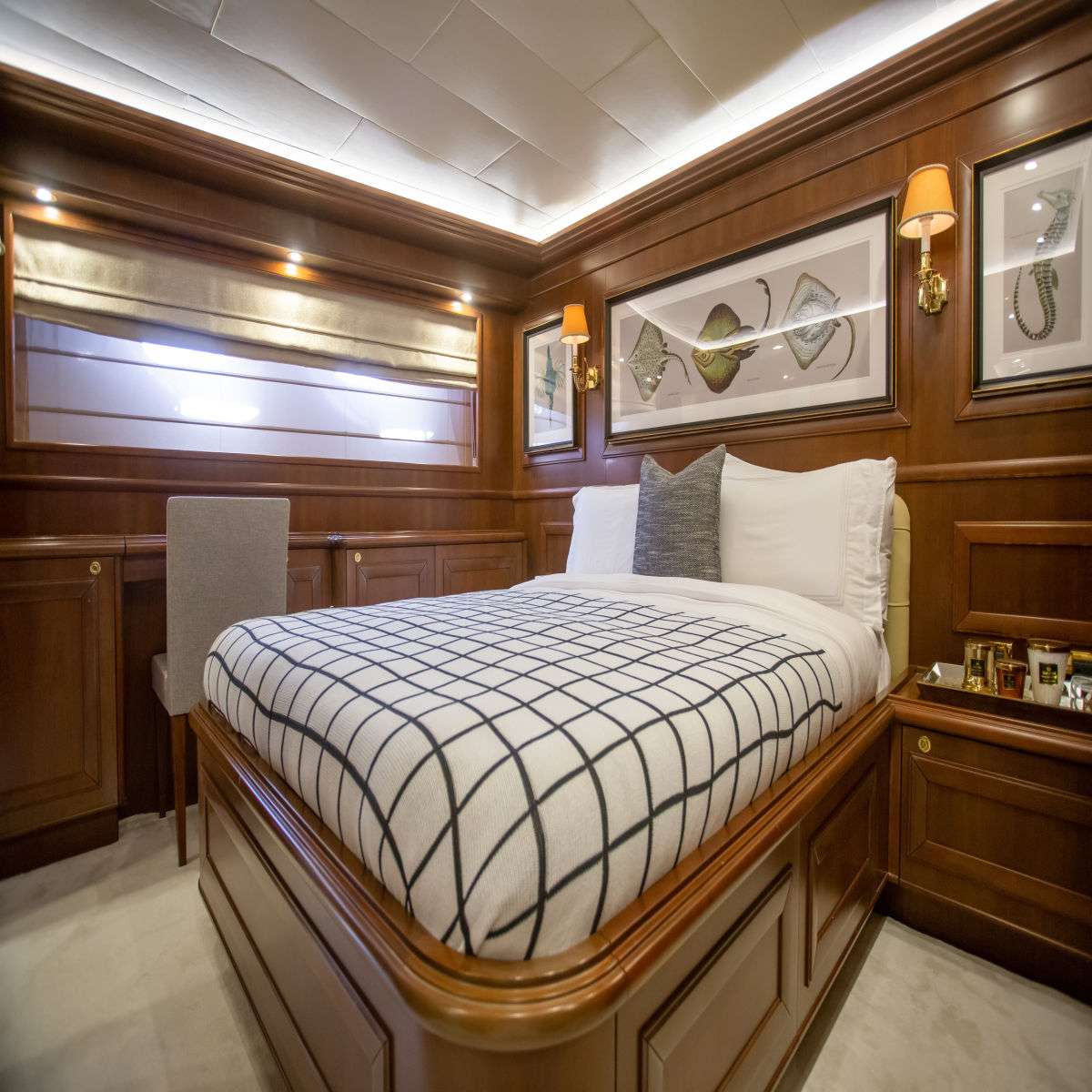 Luxury Crewed Motor Yacht HAG photo 8