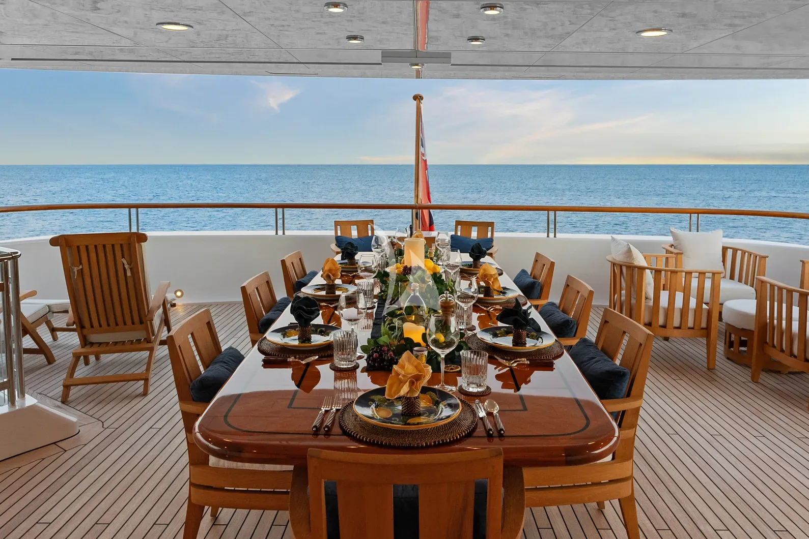 Luxury Crewed Motor Yacht AMICA MEA photo 8