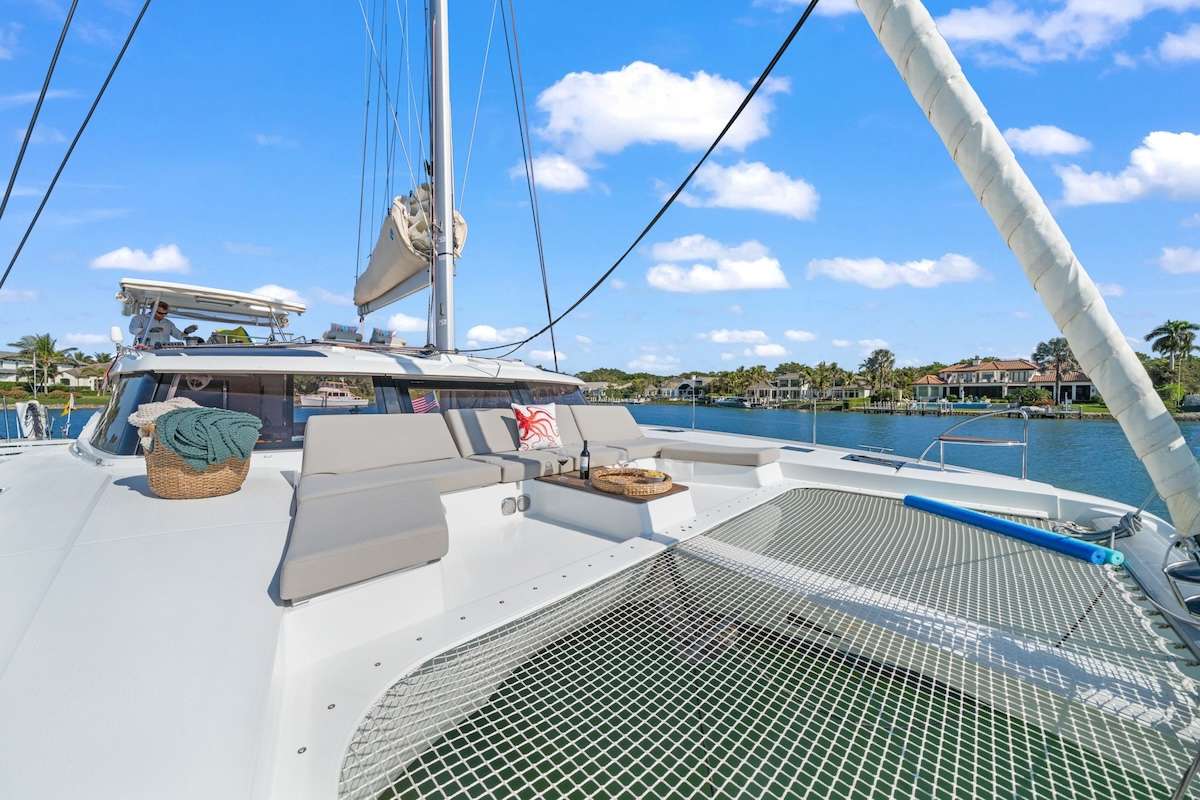 Crewed Catamaran HALCYON photo 3