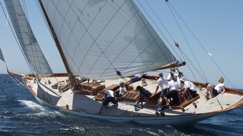 Crewed Sailing Yacht HALLOWEEN photo 3