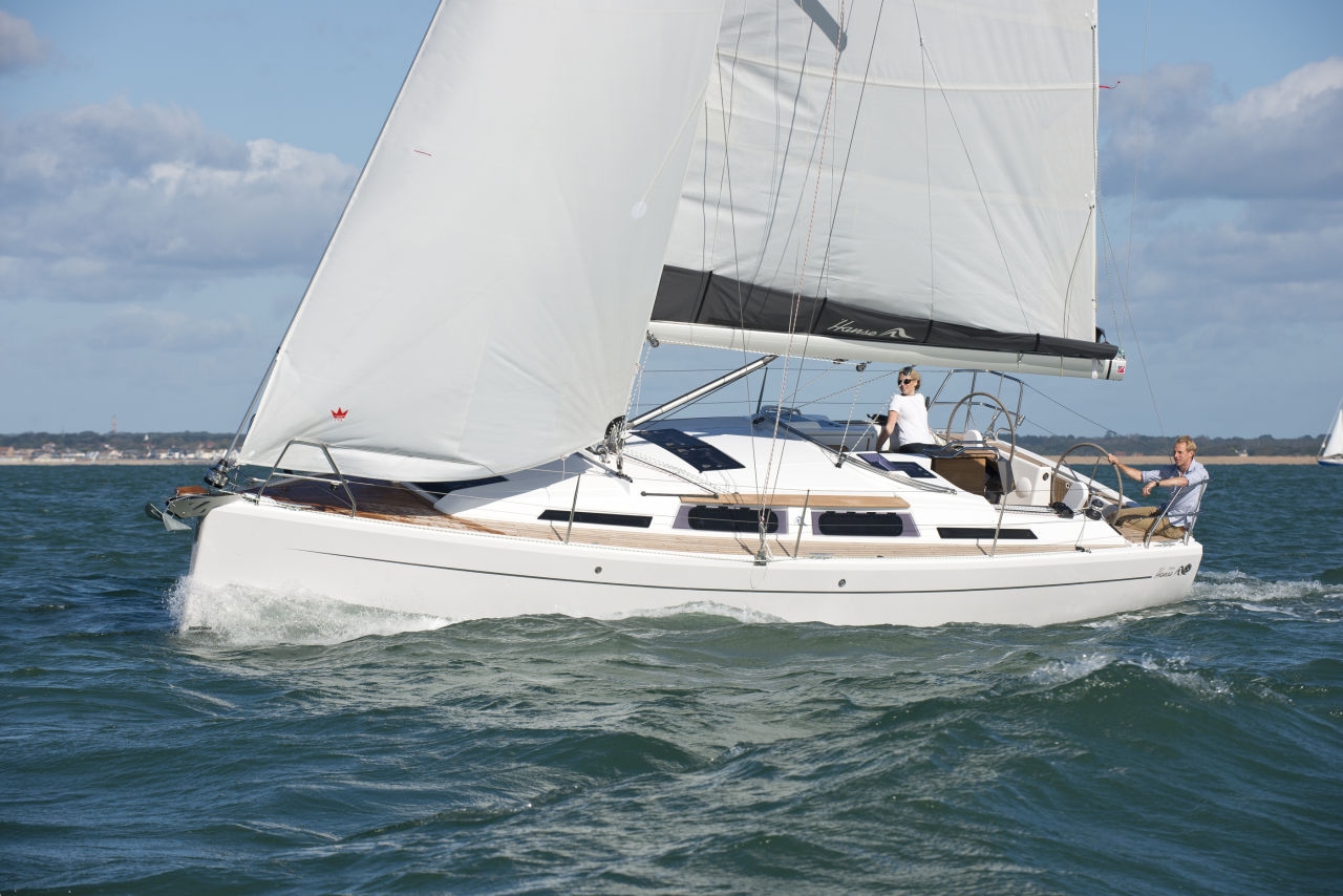 Bareboat Sailing Yacht Hanse 345