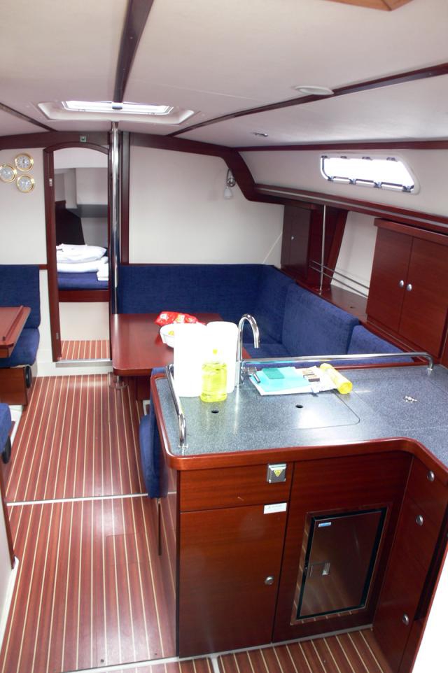 Bareboat Sailing Yacht Hanse 370 photo 3