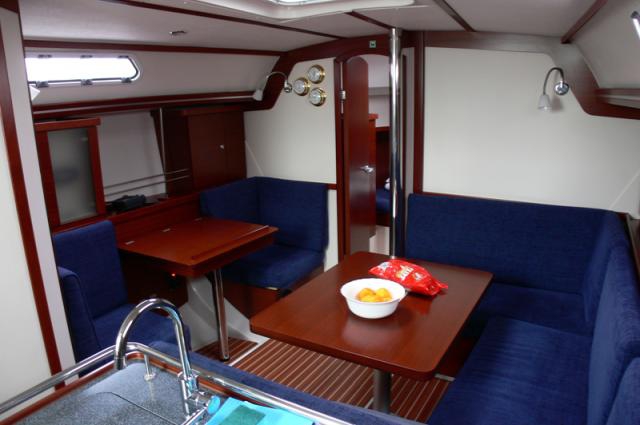 Bareboat Sailing Yacht Hanse 370 photo 4