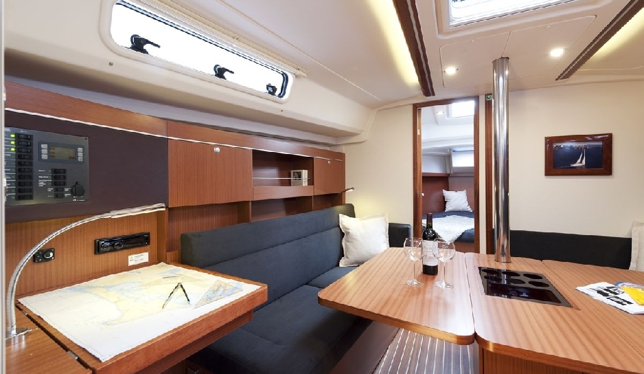 Bareboat Sailing Yacht Hanse 385 photo 3