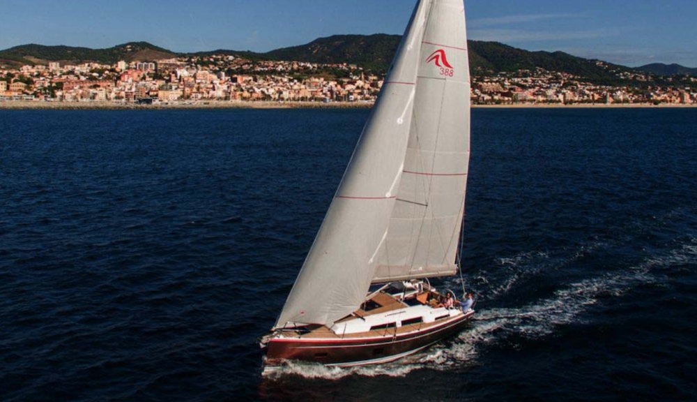 Bareboat Sailing Yacht Hanse 388 photo 5