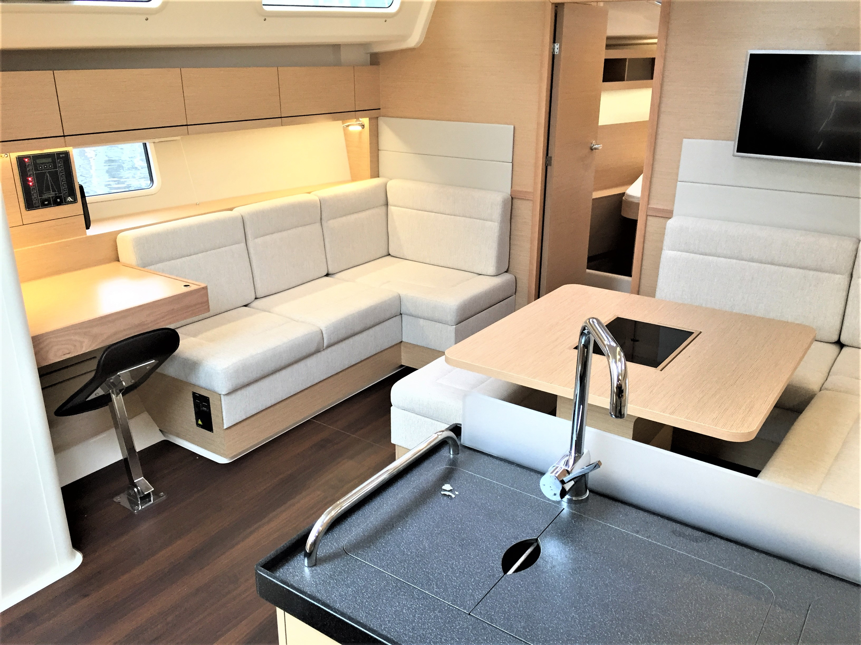 Bareboat Sailing Yacht Hanse 458 photo 5