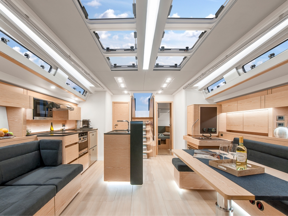 Bareboat Sailing Yacht Hanse 588 photo 7