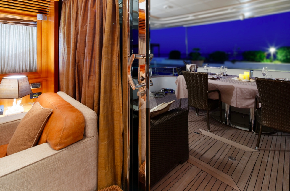 Luxury Crewed Motor Yacht HAPPY FEET photo 8