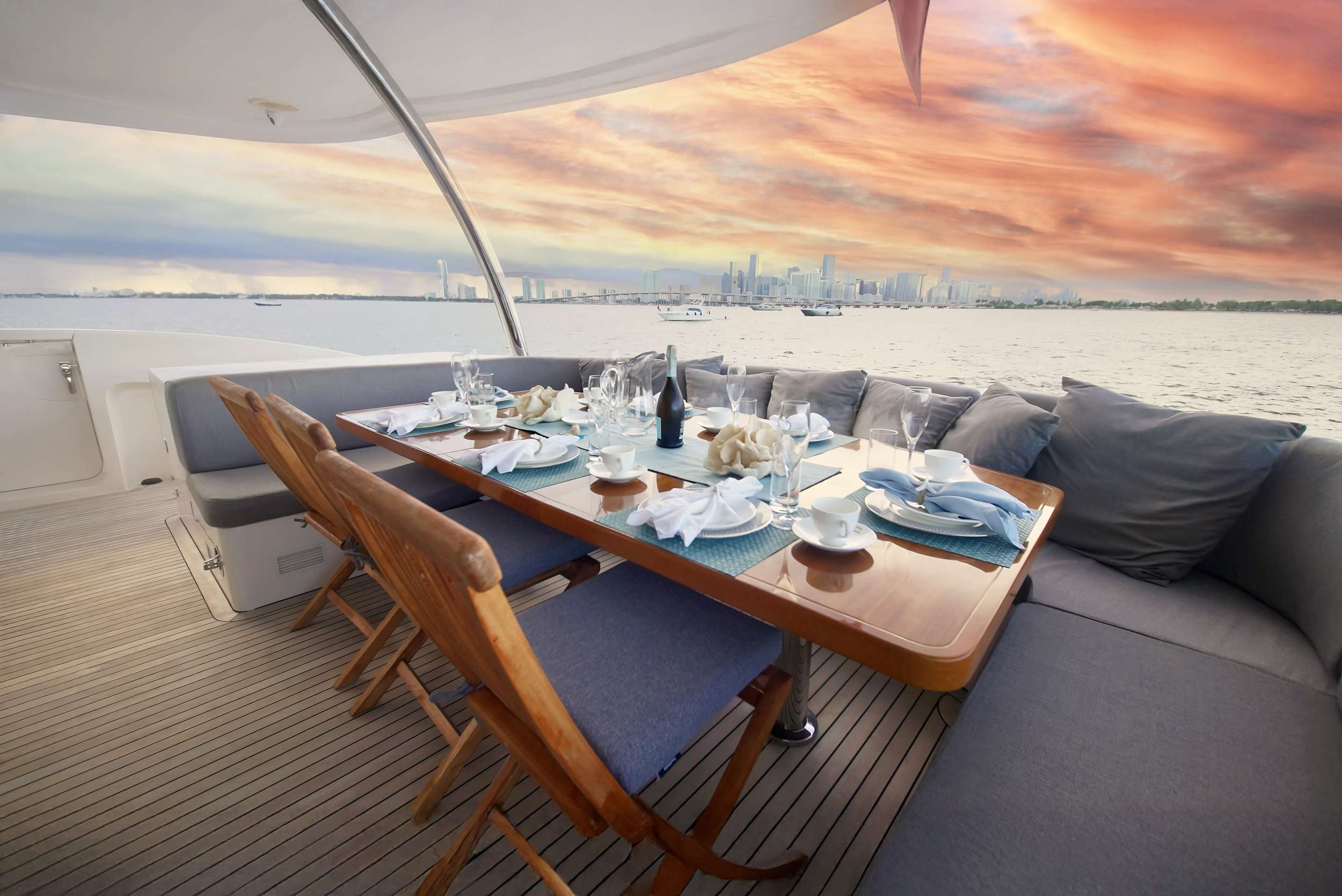 Luxury Crewed Motor Yacht HAPPY HOUR photo 7