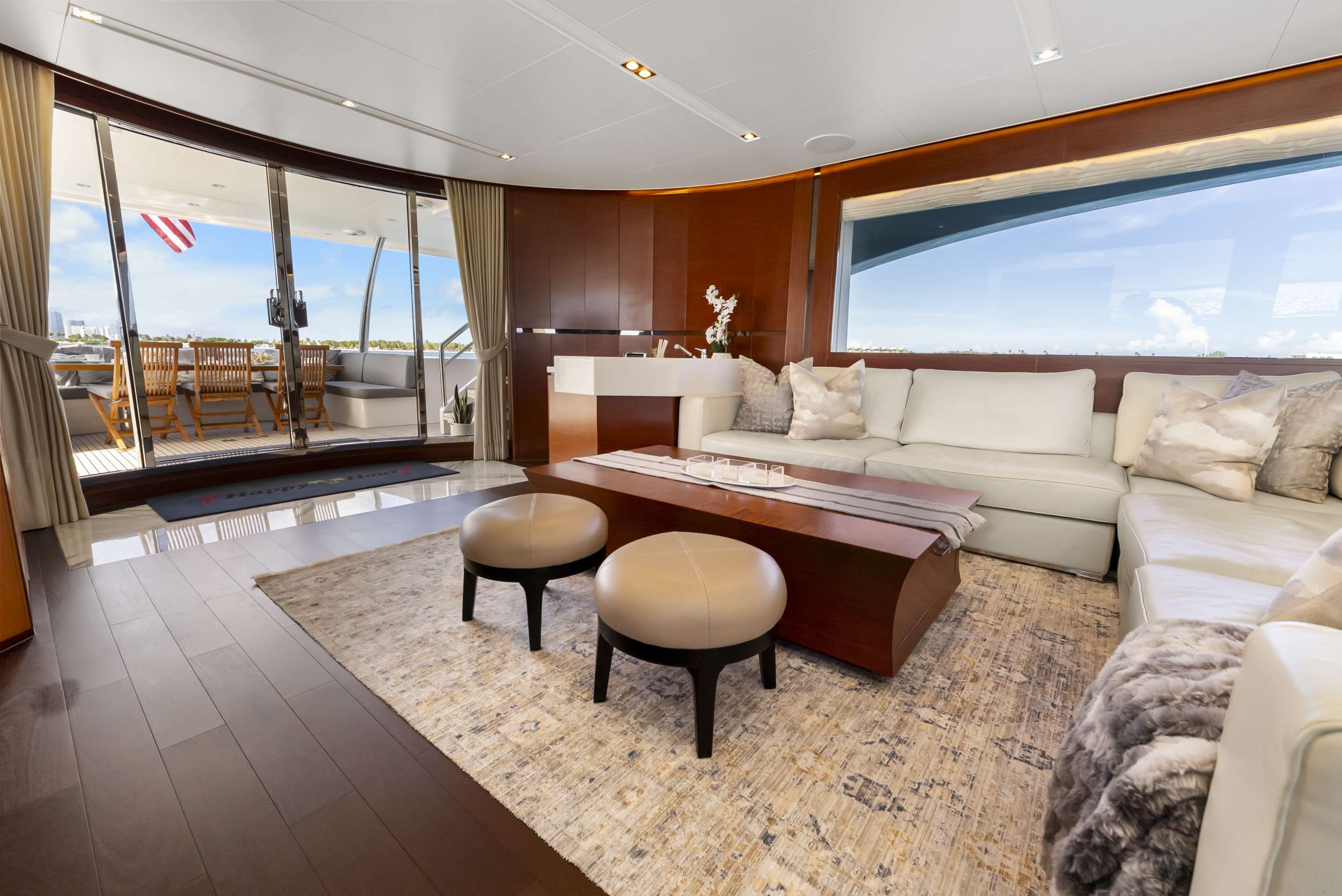 Luxury Crewed Motor Yacht HAPPY HOUR photo 8