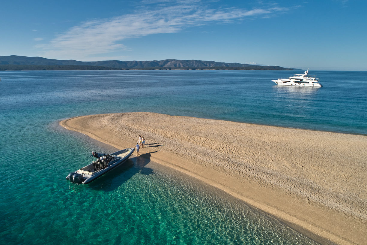 Luxury Crewed Motor Yacht HAPPY ME photo 5