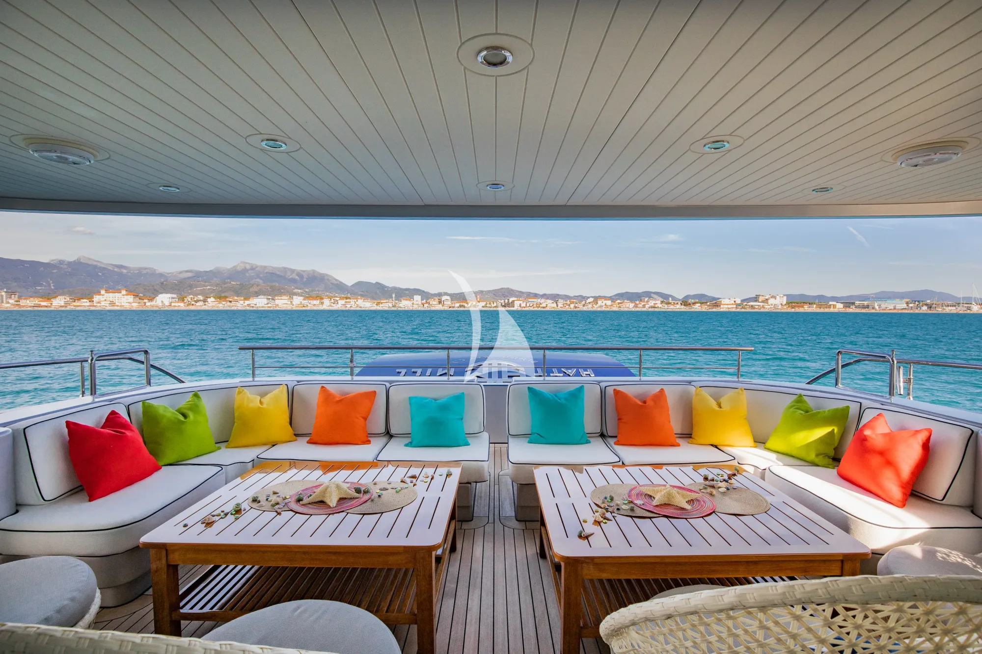 Luxury Crewed Motor Yacht HATT MILL photo 5