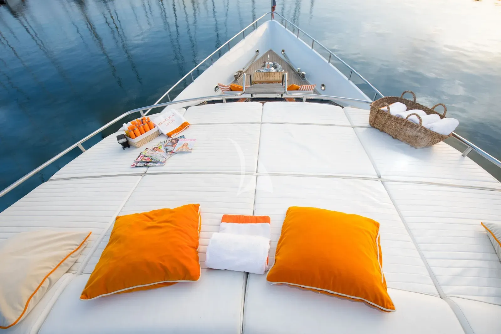 Crewed Motor Yacht HEARTBEAT OF LIFE photo 3