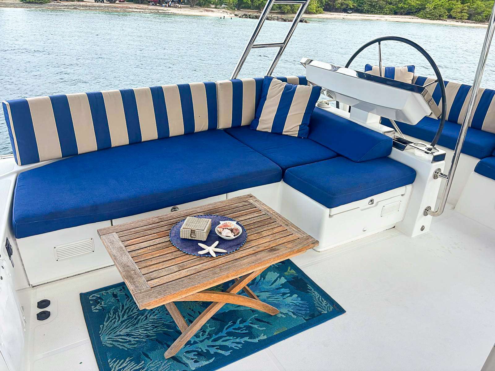 Crewed Catamaran HEAVENLY photo 8