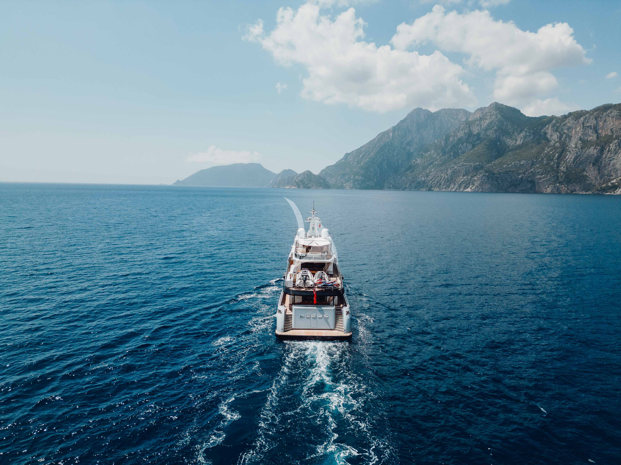 Luxury Crewed Motor Yacht HEEUS photo 4