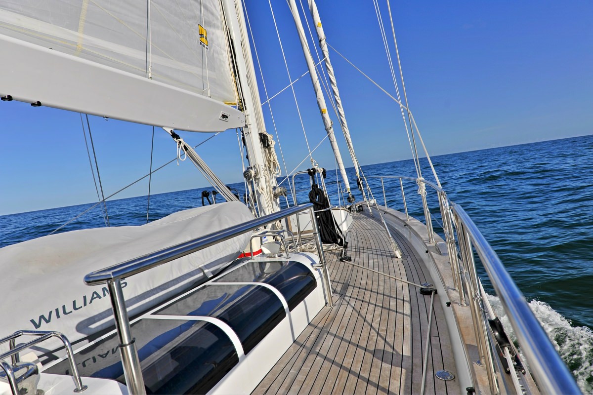 Crewed Sailing Yacht HELENE photo 4