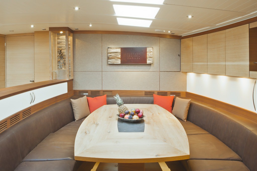Crewed Sailing Yacht HELENE photo 6